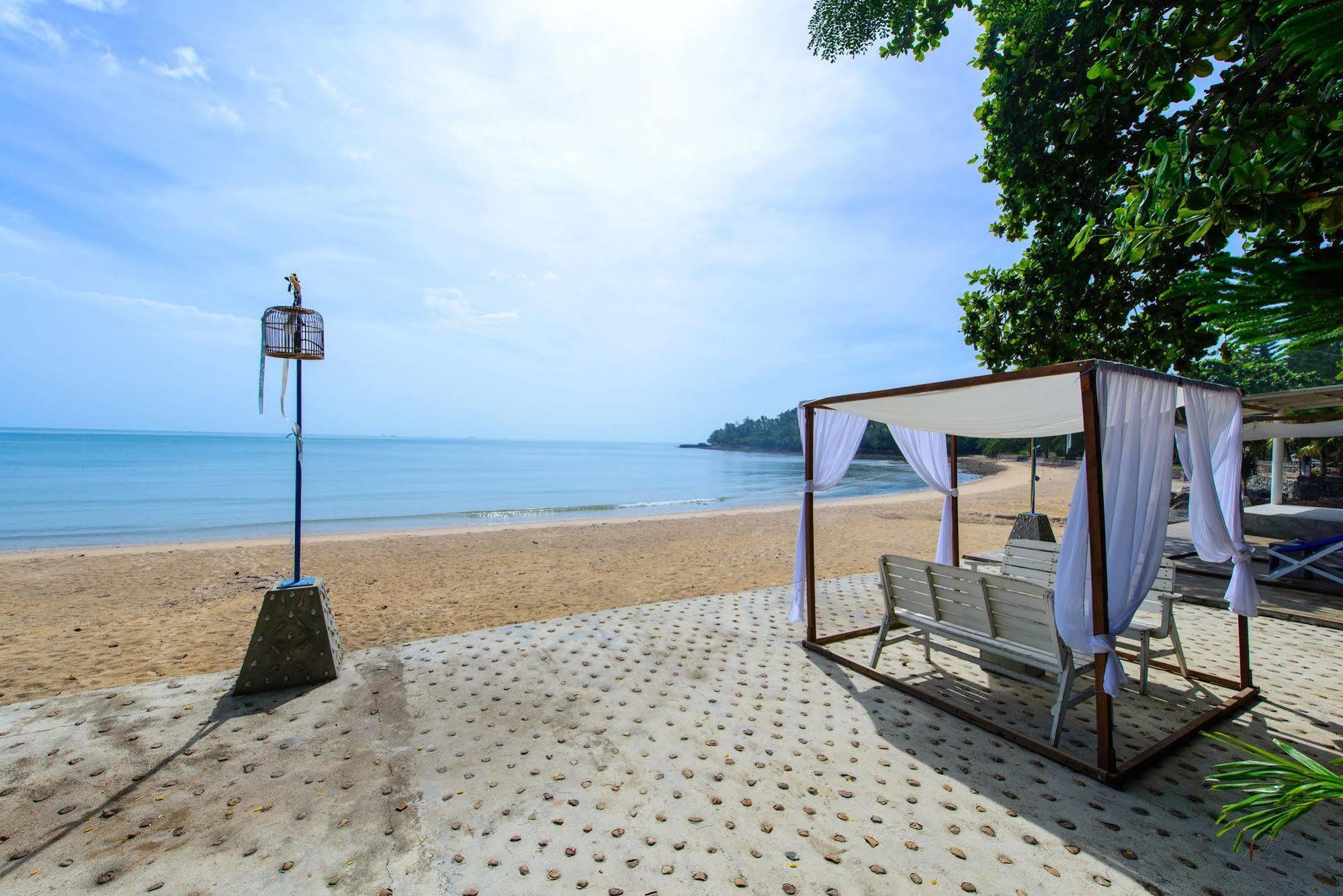 Issara Beach Resort Sichon Dış mekan fotoğraf