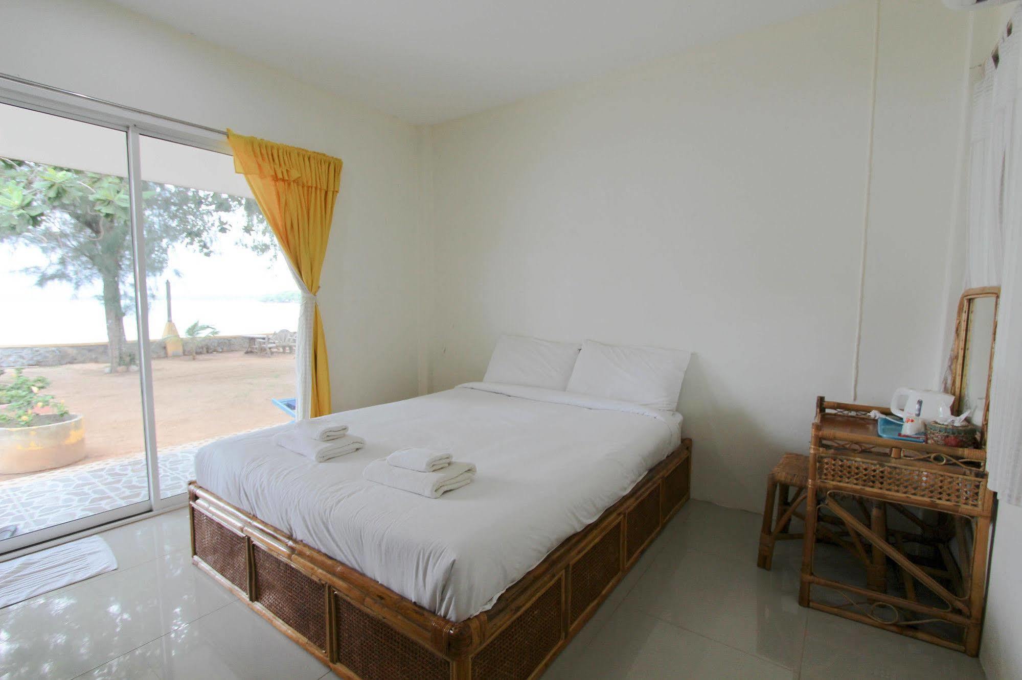Issara Beach Resort Sichon Dış mekan fotoğraf